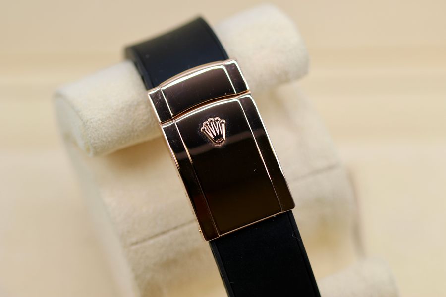 Rolex Sky-Dweller 326135